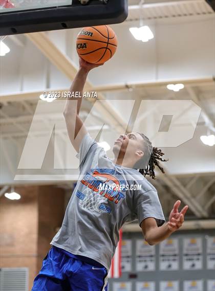 Thumbnail 2 in Pinecrest vs. St. Pauls (2023 Robeson County Shootout) photogallery.