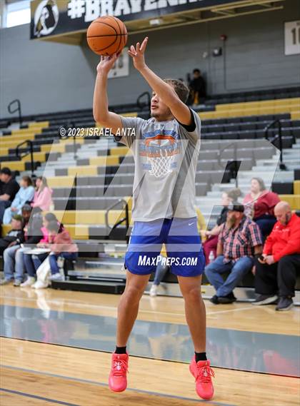 Thumbnail 1 in Pinecrest vs. St. Pauls (2023 Robeson County Shootout) photogallery.