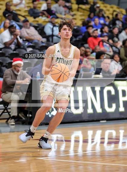 Thumbnail 2 in Pinecrest vs. St. Pauls (2023 Robeson County Shootout) photogallery.