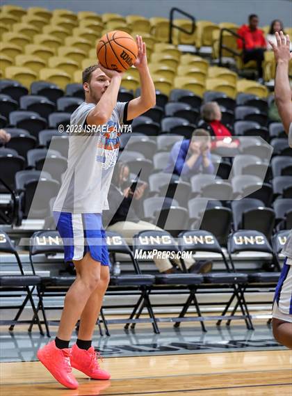 Thumbnail 3 in Pinecrest vs. St. Pauls (2023 Robeson County Shootout) photogallery.