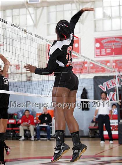 Thumbnail 1 in Arleta @ Verdugo Hills photogallery.