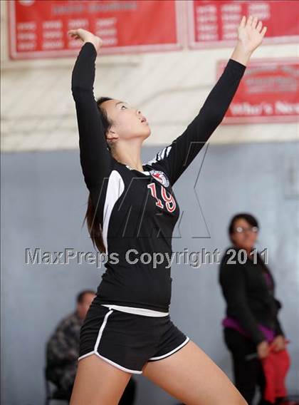 Thumbnail 2 in Arleta @ Verdugo Hills photogallery.