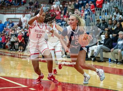 Thumbnail 2 in Bedford North Lawrence vs. Lawrence North (IHSAA 4A Semi-state Championship) photogallery.