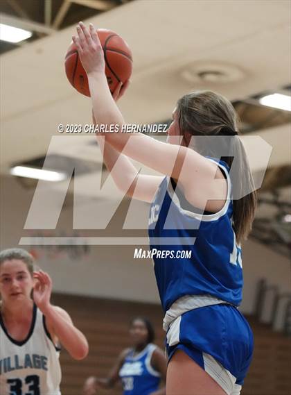 Thumbnail 3 in Village vs. Nolan Catholic (TAPPS 6A Regional Final) photogallery.
