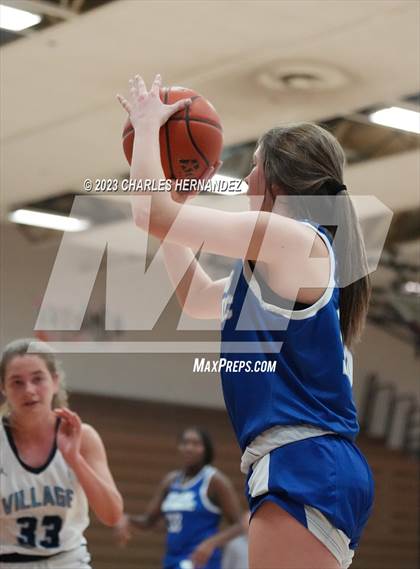 Thumbnail 2 in Village vs. Nolan Catholic (TAPPS 6A Regional Final) photogallery.