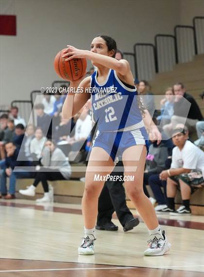 Thumbnail 3 in Village vs. Nolan Catholic (TAPPS 6A Regional Final) photogallery.