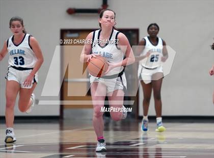 Thumbnail 2 in Village vs. Nolan Catholic (TAPPS 6A Regional Final) photogallery.