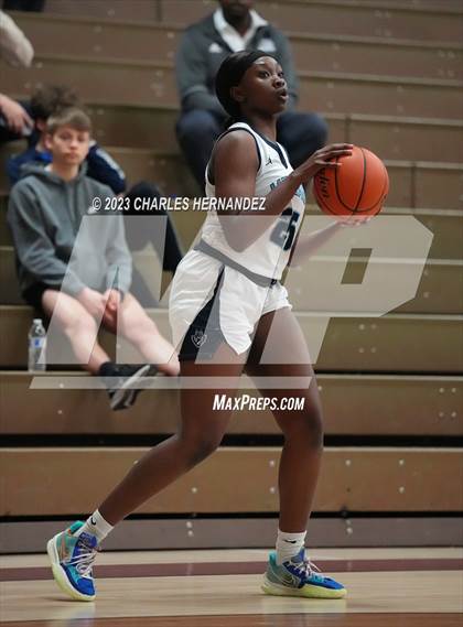 Thumbnail 2 in Village vs. Nolan Catholic (TAPPS 6A Regional Final) photogallery.