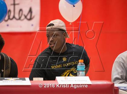 Thumbnail 2 in Heritage Signing Day Ceremony photogallery.