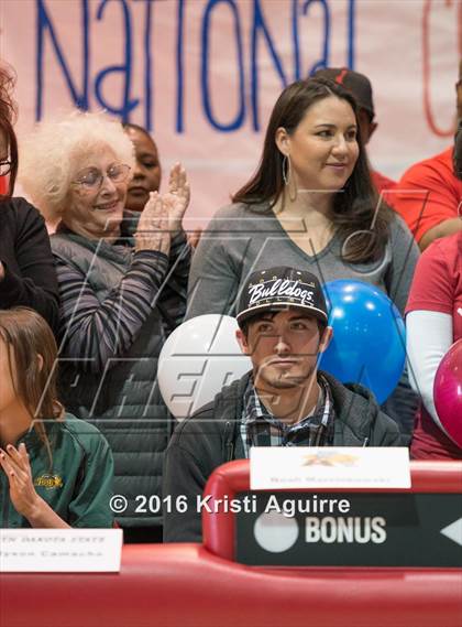 Thumbnail 2 in Heritage Signing Day Ceremony photogallery.