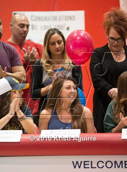 Thumbnail 2 in Heritage Signing Day Ceremony photogallery.