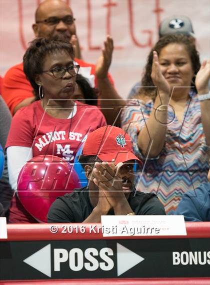 Thumbnail 3 in Heritage Signing Day Ceremony photogallery.