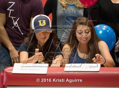 Thumbnail 1 in Heritage Signing Day Ceremony photogallery.