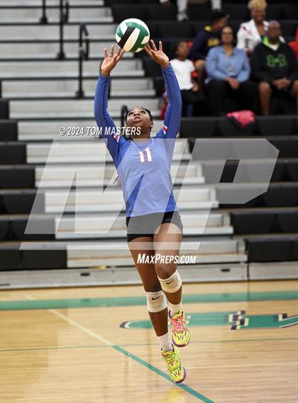 Thumbnail 2 in North Mecklenburg @ Myers Park (NCHSAA 4A Round 1) photogallery.