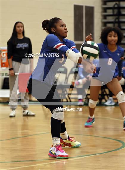 Thumbnail 2 in North Mecklenburg @ Myers Park (NCHSAA 4A Round 1) photogallery.