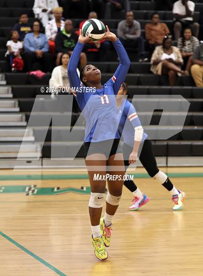 Thumbnail 2 in North Mecklenburg @ Myers Park (NCHSAA 4A Round 1) photogallery.