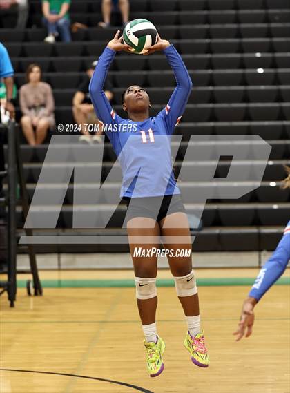 Thumbnail 2 in North Mecklenburg @ Myers Park (NCHSAA 4A Round 1) photogallery.