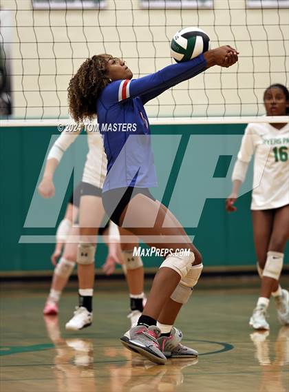 Thumbnail 1 in North Mecklenburg @ Myers Park (NCHSAA 4A Round 1) photogallery.