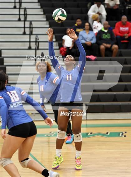 Thumbnail 1 in North Mecklenburg @ Myers Park (NCHSAA 4A Round 1) photogallery.