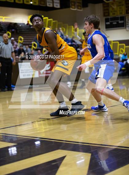 Thumbnail 3 in Santa Margarita vs. Rancho Christian photogallery.