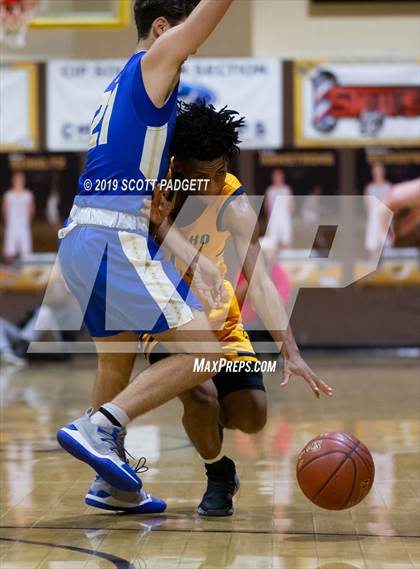 Thumbnail 2 in Santa Margarita vs. Rancho Christian photogallery.