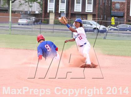 Thumbnail 1 in East Jefferson vs West Ouachita (LHSAA Class 4A Quarterfinal) photogallery.