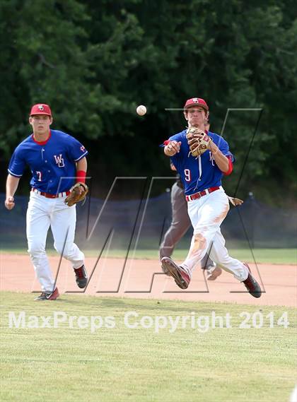 Thumbnail 2 in East Jefferson vs West Ouachita (LHSAA Class 4A Quarterfinal) photogallery.