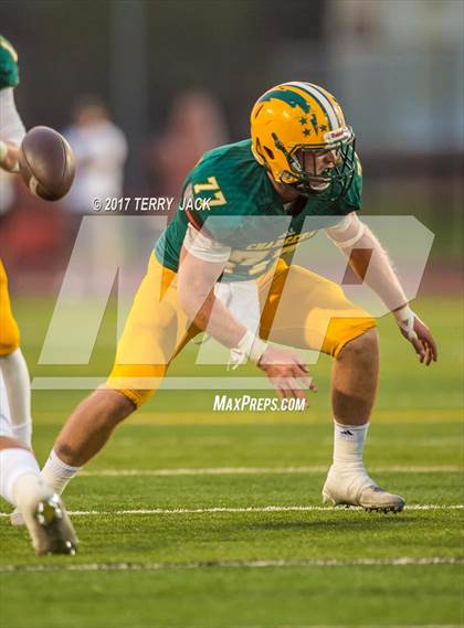 Thumbnail 2 in Edison vs. Oaks Christian photogallery.