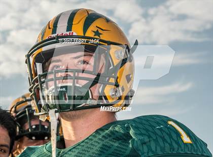 Thumbnail 2 in Edison vs. Oaks Christian photogallery.