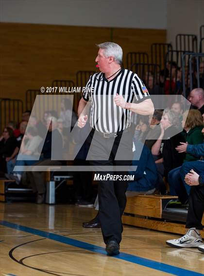 Thumbnail 2 in Spackenkill vs. Pine Plains (MHAL Semifinal) photogallery.