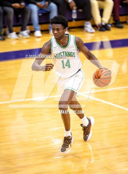 Thumbnail 1 in Millbrook vs Myers Park (John Wall Holiday Invitational) photogallery.
