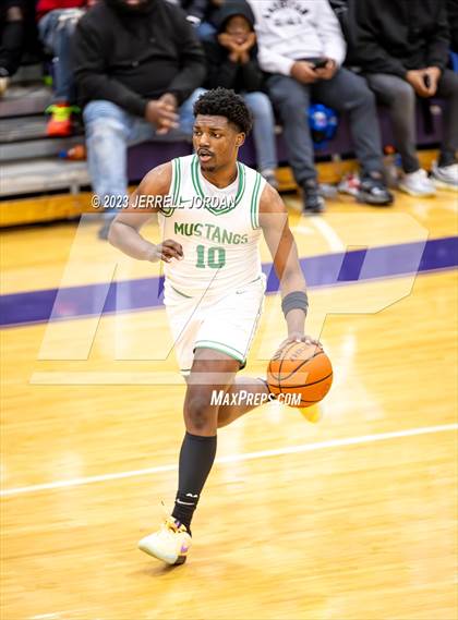 Thumbnail 3 in Millbrook vs Myers Park (John Wall Holiday Invitational) photogallery.
