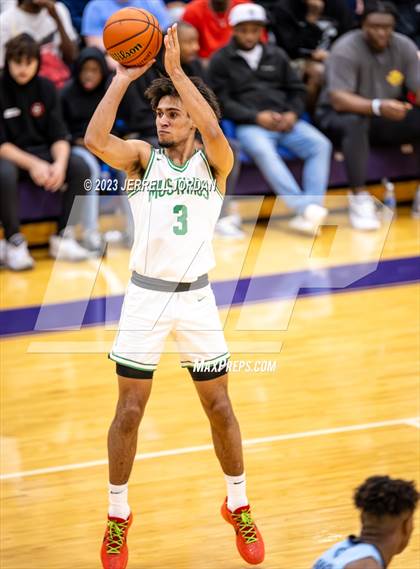 Thumbnail 3 in Millbrook vs Myers Park (John Wall Holiday Invitational) photogallery.