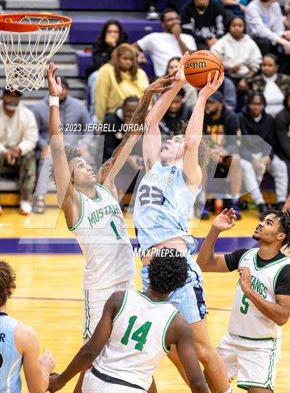 Thumbnail 3 in Millbrook vs Myers Park (John Wall Holiday Invitational) photogallery.