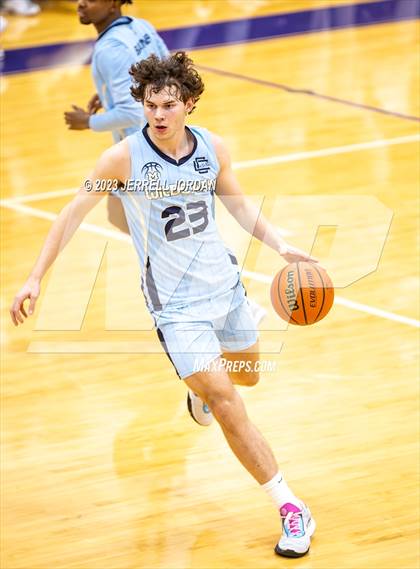 Thumbnail 3 in Millbrook vs Myers Park (John Wall Holiday Invitational) photogallery.