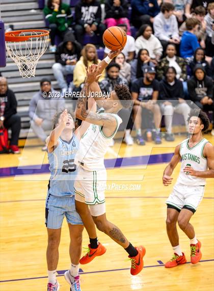 Thumbnail 3 in Millbrook vs Myers Park (John Wall Holiday Invitational) photogallery.