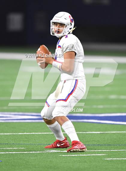 Thumbnail 3 in Graham vs. Pleasant Grove (UIL 4A Divison 2 Semifinal) photogallery.