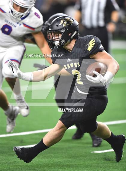 Thumbnail 3 in Graham vs. Pleasant Grove (UIL 4A Divison 2 Semifinal) photogallery.