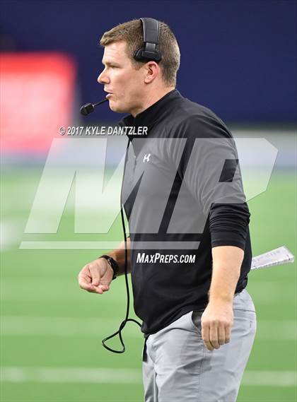Thumbnail 2 in Graham vs. Pleasant Grove (UIL 4A Divison 2 Semifinal) photogallery.