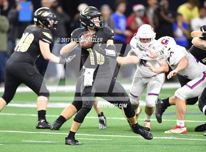 Thumbnail 1 in Graham vs. Pleasant Grove (UIL 4A Divison 2 Semifinal) photogallery.