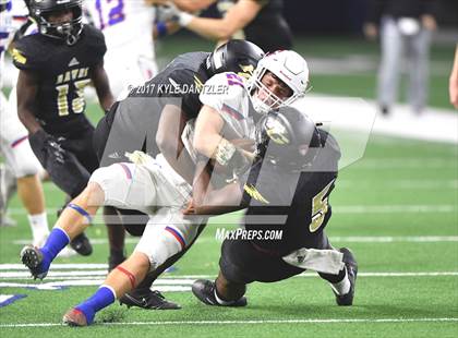 Thumbnail 2 in Graham vs. Pleasant Grove (UIL 4A Divison 2 Semifinal) photogallery.