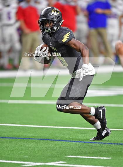Thumbnail 1 in Graham vs. Pleasant Grove (UIL 4A Divison 2 Semifinal) photogallery.