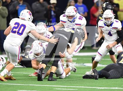 Thumbnail 2 in Graham vs. Pleasant Grove (UIL 4A Divison 2 Semifinal) photogallery.