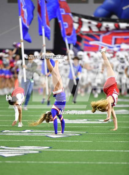Thumbnail 3 in Graham vs. Pleasant Grove (UIL 4A Divison 2 Semifinal) photogallery.