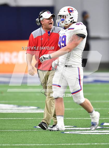 Thumbnail 3 in Graham vs. Pleasant Grove (UIL 4A Divison 2 Semifinal) photogallery.