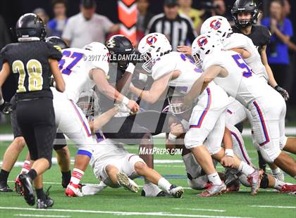 Thumbnail 2 in Graham vs. Pleasant Grove (UIL 4A Divison 2 Semifinal) photogallery.