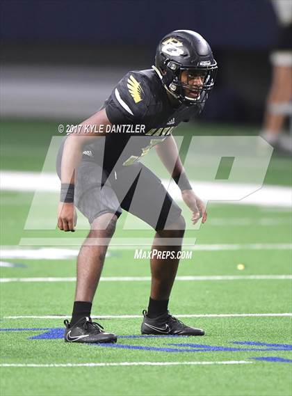 Thumbnail 2 in Graham vs. Pleasant Grove (UIL 4A Divison 2 Semifinal) photogallery.