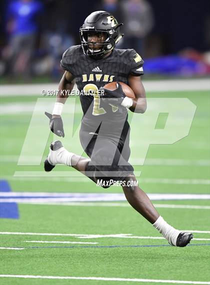 Thumbnail 2 in Graham vs. Pleasant Grove (UIL 4A Divison 2 Semifinal) photogallery.