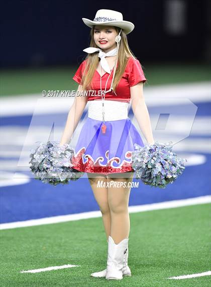 Thumbnail 2 in Graham vs. Pleasant Grove (UIL 4A Divison 2 Semifinal) photogallery.