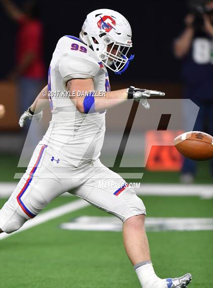 Thumbnail 1 in Graham vs. Pleasant Grove (UIL 4A Divison 2 Semifinal) photogallery.